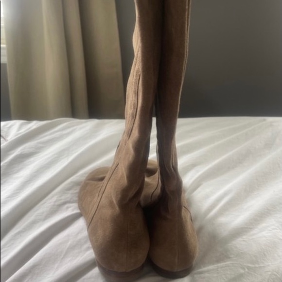 Guess Brown Leather Flat Boots
Size:8 - Picture 6 of 7